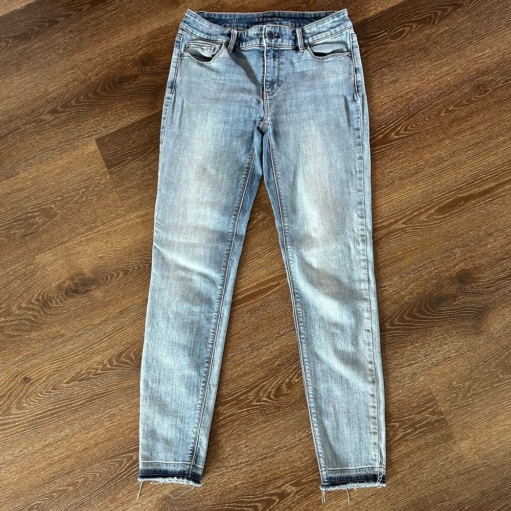 WHBM White House Black Market Raw Hem Blue Skinny Jeans Size 4
